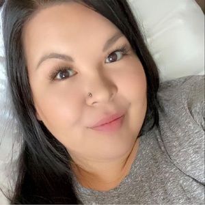 Meet your Posher, Angie